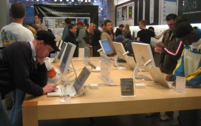 Magazinele Apple, cele mai profitabile din SUA. Ce incasari pe metru patrat au avut