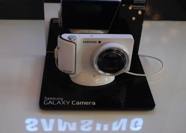 Samsung aduce in Romania Galaxy Camera - accesoriul perfect daca vrei poze artistice pe Facebook Samsung Aduce In Romania Galaxy Camera Accesoriul Perfect Daca Vrei Poze Artistice Pe Facebook 7