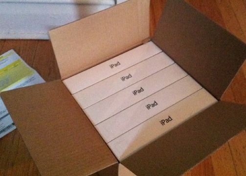 A comandat un iPad, dar s-a trezit cu o surpriza de 5 ori mai mare. Ce a primit o femeie in colet A Comandat Un Ipad Dar S A Trezit Cu O Surpriza De 5 Ori Mai Mare Ce A Primit O Femeie In Colet