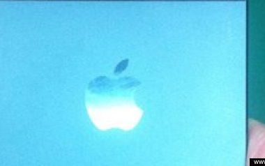 Primele imagini scapate pe internet cu ceea ce pare a fi un nou smartphone de la Apple. Cat de mult difera de iPhone 5 Primele Imagini Scapate Pe Internet Cu Ceea Ce Pare A Fi Noul Smartphone De La Apple Cat De Mult Difera