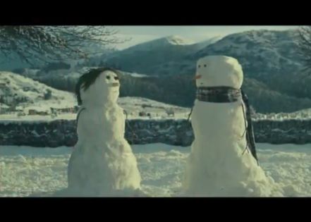 Cel mai frumos video de Craciun. Te va face sa privesti altfel sarbatorile Cel Mai Frumos Video De Craciun Te Va Face Sa Privesti Altfel Sarbatorile