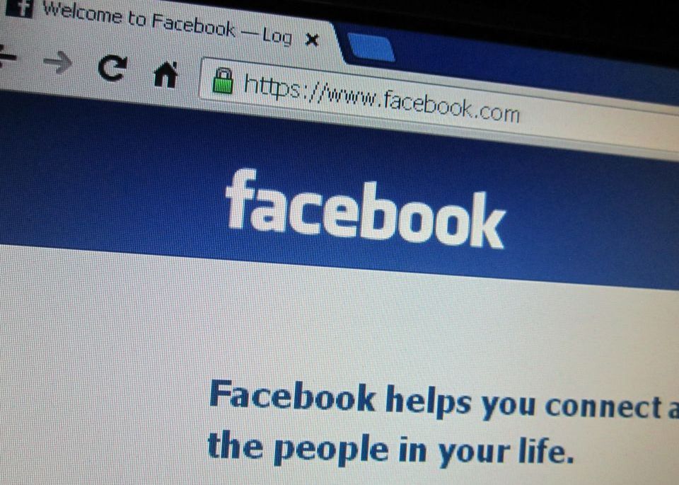 Facebook O Fata De 15 Ani A Anuntat Pe Facebook Ca Isi Serbeaza Ziua Cum A Ajuns In Stare De Soc