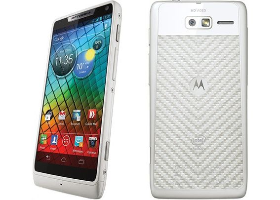 White Motorola RAZR i Motorola Razr I Telefonul Cu Cel Mai Rapid Procesor In Varianta Alba