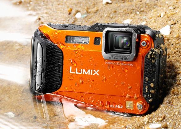 Panasonic Lumix la CES 2013: Camera foto extrema FT5, care rezista in apa si la inghet, plus suratele sale cu Wi-Fi si NFC Panasonic Lumix La Ces 2013 Camera Foto Extrema Ft5 Care Rezista In Apa Si La Inghet Plus Suratele Sale 1