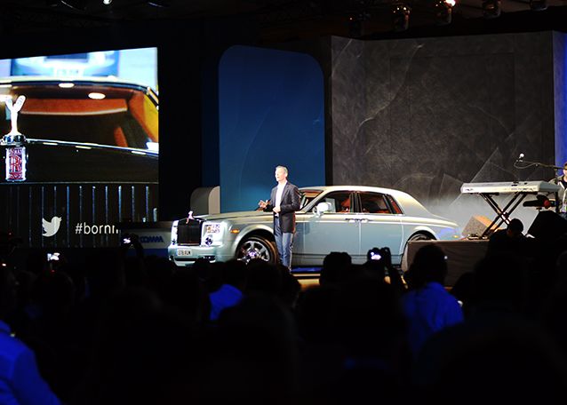 Ciudatenii de la CES 2013: Rolls-Royce Phantom de 2,5 milioane de dolari si zgarda inteligenta pentru patrupede Ciudatenii De La Ces 2013 Rolls Royce Phantom De 2 5 Milioane De Dolari Si Zgarda Inteligenta Pentru Patrupede