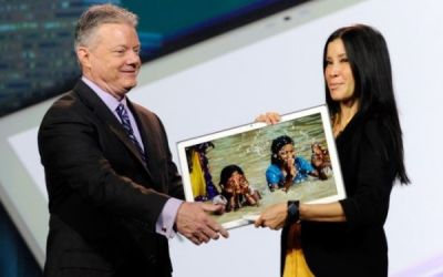 Perfecta pentru filme, dar greu de luat in calatorii. Super-tableta Panasonic cu diagonala de 50 cm