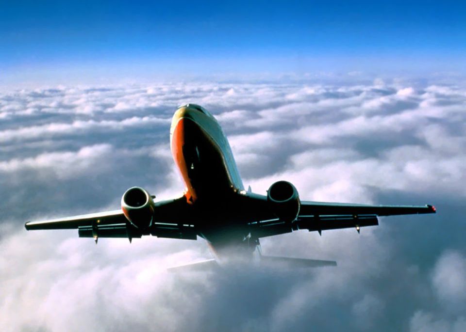 Ce fac pilotii in timpul unui zbor cu avionul. Un video care iti arata ce se intampla in cabina Ce Fac Pilotii In Timpul Unui Zbor Cu Avionul Un Video Care Iti Arata Ce Se Intampla In Cabina