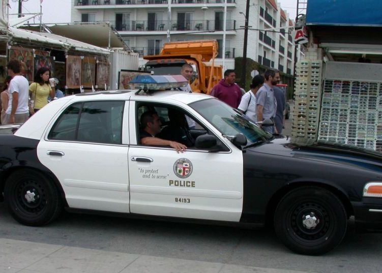 iLikeIT. Masinile politistilor americani, dotate ca in filmele S.F. Si romanii ar putea, teoretic Ilikeit Masinile Politistilor Americani Dotate Ca In Filmele S F Si Romanii Ar Putea Teoretic 1