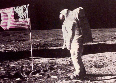 Cea mai mare teorie a conspiratiei, rezolvata. De ce primul pas pe Luna nu putea fi trucat Cea Mai Mare Teorie A Conspiratiei Rezolvata De Ce Aselenizarea Nu Putea Fi Trucata