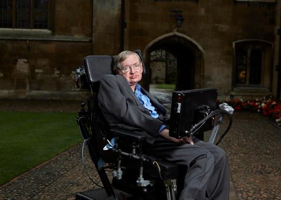 Intel va lansa o noua tehnologie pentru ca Stephen Hawking sa poata comunica mai simplu Intel Va Lansa O Noua Tehnologie Pentru Ca Stephen Hawking Sa Poata Comunica Mai Simplu