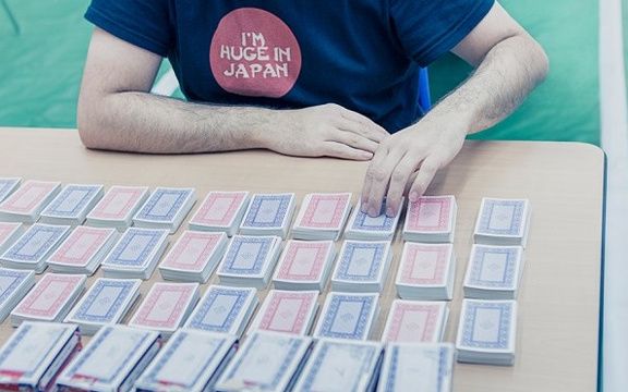 El este campionul mondial la memorie. Cat poate tine minte El Este Campion Mondial La Memorie Cat Poate Tine Minte