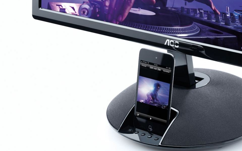 Monitorul AOC E2343Fi cu dock pentru iPhone. Vezi filmele direct de pe telefon Monitorul Aoc E2343fi Cu Dock Pentru Iphone Vezi Filmele Direct De Pe Telefon