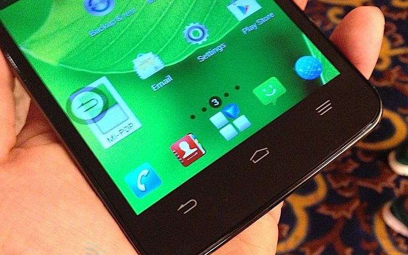 ZTE Grand Memo Zte Grand Memo Ecran Imens Procesor Quad Core Si Camera Cu Rezolutie Mare