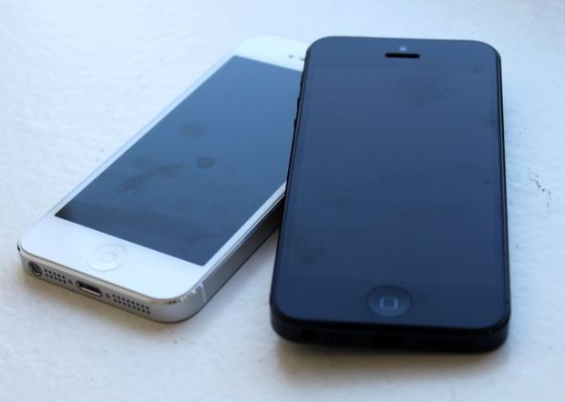 Fotografiile scapate pe Internet cu noul iPhone 5S. Cum va arata viitorul model Fotografiile Scapate Pe Internet Cu Noul Iphone 5s Cum Va Arata Viitorul Model