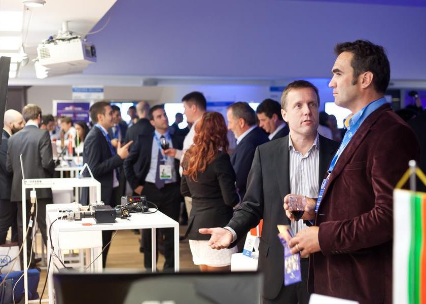 Tinerii romani cu idei de afaceri in IT pot obtine bani de la companii din Silicon Valley Tinerii Romani Cu Idei De Afaceri In It Pot Obtine Bani De La Companii Din Silicon Valley