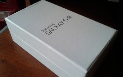 Sansumg sau Suvnsmg , versiunile false de pe net ale Galaxy S III. Cele mai noi gadgeturi, prezentate la MWC 2013