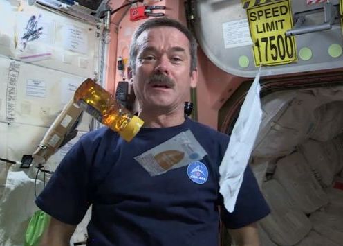 Statia Spatiala Internationala prezinta: Space Kitchen (cooking show in imponderabilitate) Statia Spatiala Internationala Prezinta Space Kitchen Cooking Show In Imponderabilitate