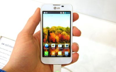LG Optimus L5 II: Accesibil, performant, atragator. VIDEO review George Buhnici