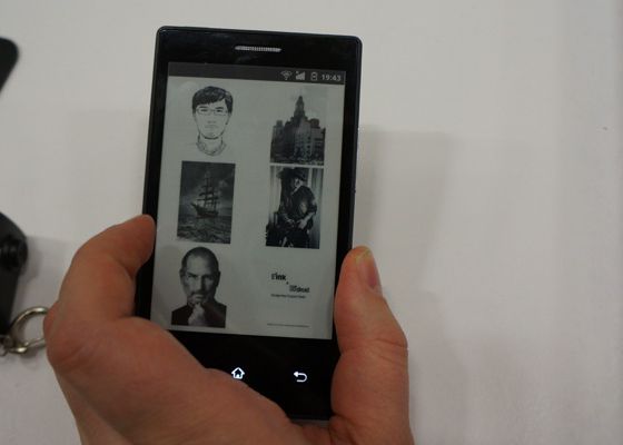 Smartphone-ul Android pe care il incarci o singura data pe saptamana. Prototipul care a facut spectacol la MWC Smartphone Ul Android Pe Care Il Incarci O Singura Data Pe Saptamana Prototipul Care A Facut Spectacol