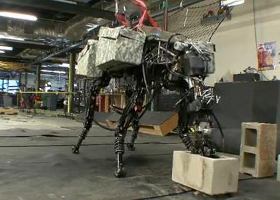 Cel mai inspaimantator robot al momentului. Cainele razboinic construit de Boston Dynamics. VIDEO Cel Mai Inspaimantator Robot Al Momentului Cainele Razboinic Construit De Boston Dynamics Video