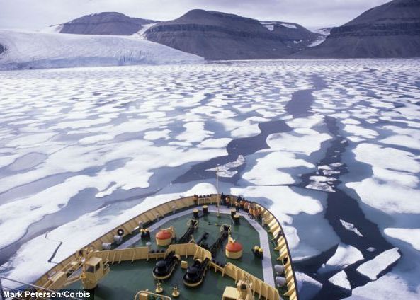 Polul Nord ar putea fi traversat de nave din 2050 din cauza topirii calotei glaciare Polul Nord Ar Putea Fi Traversat De Nave Din 2050 Din Cauza Subtirimii Calotei Glaciare