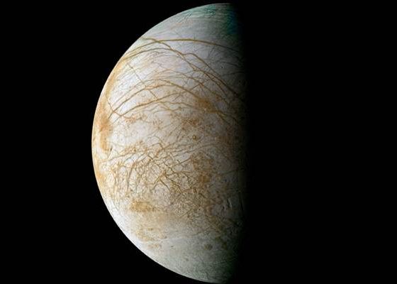 Europa, unul dintre satelitii planetei Jupiter, ar putea fi locuibil, conform NASA Europa Unul Dintre Satelitii Planetei Jupiter Ar Putea Fi Locuibil Conform Nasa