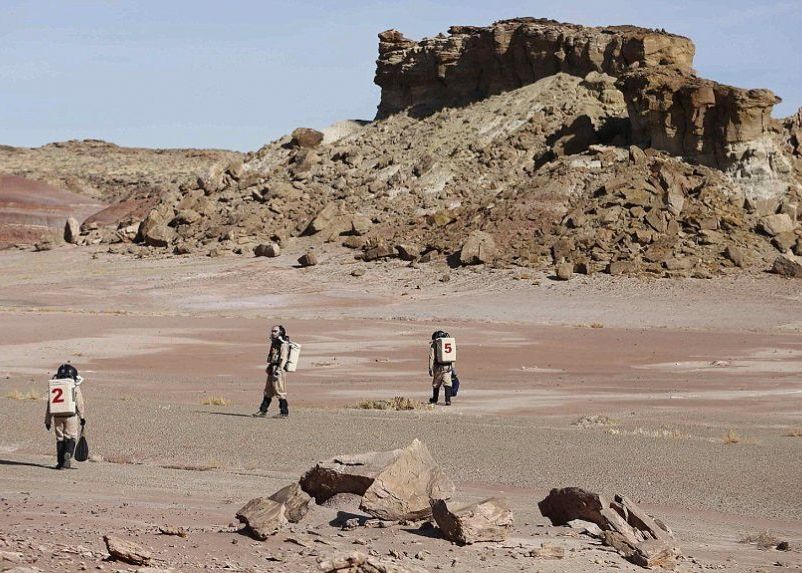 Antrenamentele pentru primii pasi pe Marte au loc chiar in desertul american din statul Utah Antrenamentele Pentru Primii Pasi Pe Marte Au Loc Chiar In Desertul American Din Statul Utah