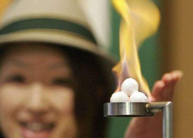 Japonezii au deslusit misterul ghetii care ia foc , vazuta ca urmatoarea sursa majora de energie Japonezii Au Deslusit Misterul Ghetii Care Ia Foc Vazuta Ca Urmatoarea Sursa Majora De Energie