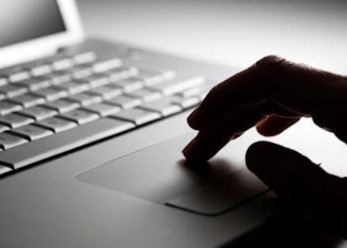 Fiecare piesa din SUA downloadata ilegal de pe Internet costa 3500 de dolari la tribunal Ce A Patit Aceasta Femeie Din Sua Dupa Ce A Downloadat Muzica Ilegal De Pe Internet