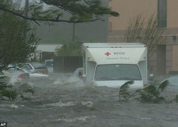 Uraganele de tipul Katrina si-ar inmulti frecventa din cauza incalzirii globale Uraganele De Tipul Katrina Si Ar Inmulti Frecventa Din Cauza Incalzirii Globale