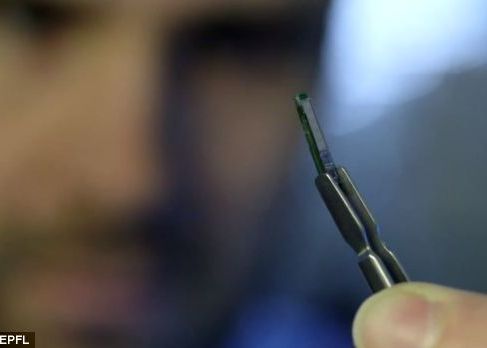 Chipul care, odata implantat sub piele, suna la doctor daca sesizeaza schimbarea starii de sanatate Chipul Care Odata Implantat Sub Piele Suna La Doctor Daca Sesizeaza Schimbarea Starii De Sanatate