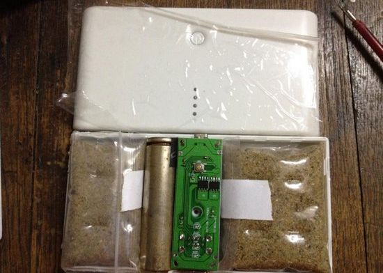 Si-a cumparat pentru telefonul mobil o baterie externa care nu mergea. Ce a descoperit cand a desfacut-o sa vada ce are Si A Cumparat Pentru Telefonul Mobil O Baterie Externa Care Nu Mergea Ce A Descoperit Cand A Desfacut