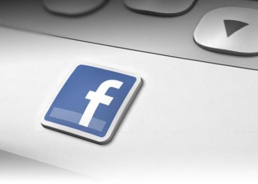 Facebook face inca un telefon impreuna cu HTC. Cand se lanseaza Facebook Face Inca Un Telefon Impreuna Cu Htc Cum Arata