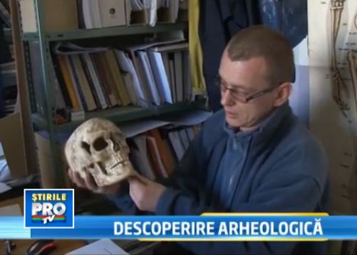 Scheletul unui urias preistoric, descoperit in judetul Satu Mare VIDEO Descoperire Istorica In Satu Mare Arheologii Au Gasit Scheletul Unui Urias Preistoric Video