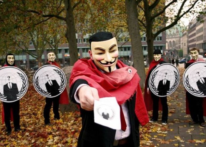 Greva Internetului , luni. Anonymous protesteaza impotriva unei legi prin care internautii ajung pe mana Guvernului Greva Internetului Luni Anonymous Protesteaza Impotriva Unei Legi Prin Care Internautii Ajung Pe Mana