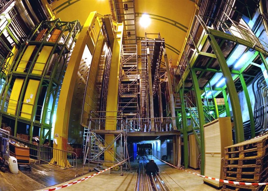 EXCLUSIV Cercetatorii romanii descopera misterele “Fizicii noi”. Experimentul LHCb, care studiaza inceputurile Universului Cercetatorii Romanii Dezvaluie Misterele Ldquo Fizicii Noi Rdquo Experimentul Lhcb Care Studiaza Inceputurile