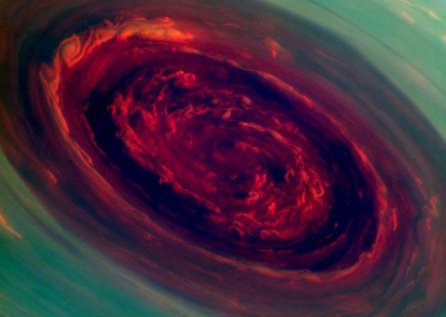 Furtuna pe Saturn. NASA a fotografiat un fenomen natural de 20 de ori mai intens decat cele similare care au loc pe Pamant Furtuna Pe Saturn Nasa A Fotografiat Un Fenomen Natural De 20 De Ori Mai Intens Decat Cele Similare Care
