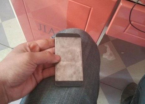 Ideea geniala a unui chinez. Cum a reusit sa-si construiasca singur un iPhone 5 dintr-o bucata de otel Ideea Geniala A Unui Chinez Cum A Reusit Sa Si Construiasca Singur Un Iphone 5 Dintr O Bucata De Otel