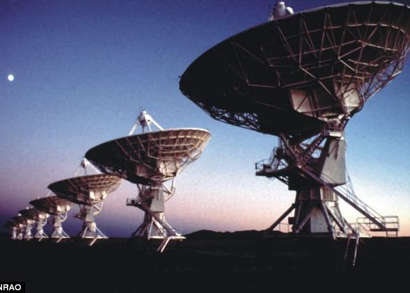 Astronomii au descoperit o fabrica de stele , o galaxie imensa care formeaza 3.000 de Sori in fiecare an Astronomii Au Descoperit O Fabrica De Stele O Galaxie Imensa Care Creaza 3 000 De Sori In Fiecare An