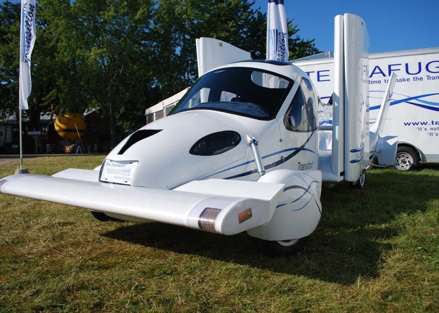 Primul automobil zburator este gata sa decoleze. Peste doi ani Primul Automobil Zburator Este Gata Sa Decoleze Peste Doi Ani