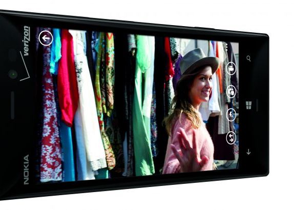nokia lumia 928 Nokia Lumia 928 A Fost Lansat Camera E La Superlativ