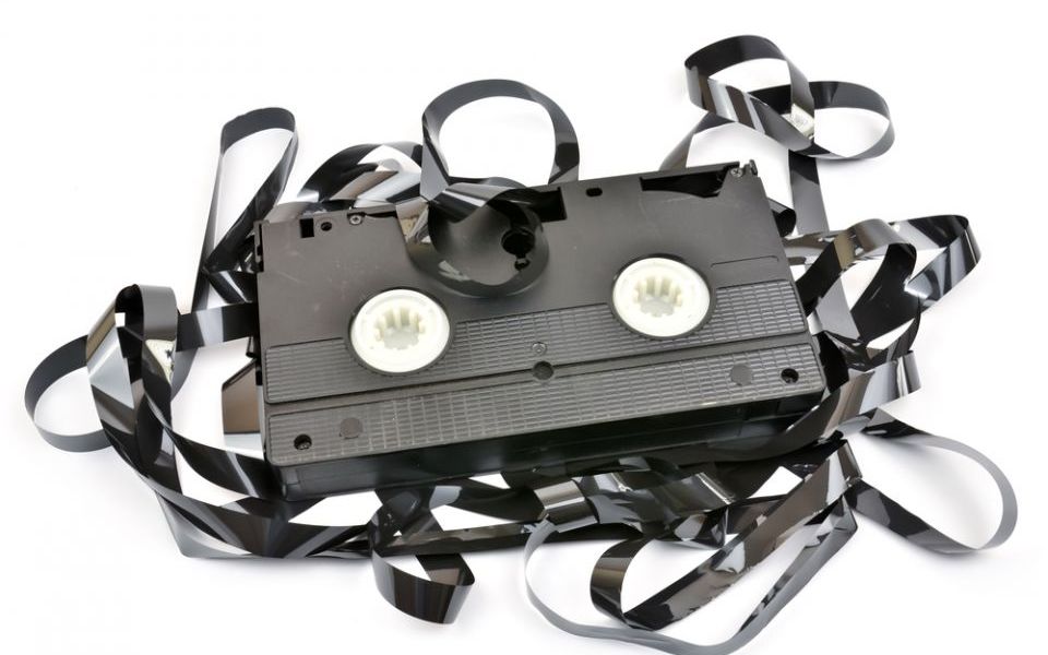 Gadgeturile copilariei. Farmecul filmelor la VHS, vazute astazi pe un sistem Home Cinema cu Blu-ray Gadgeturile Copilariei Farmecul Filmelor La Vhs Vazute Astazi Pe Un Sistem Home Cinema Cu Blu Ray