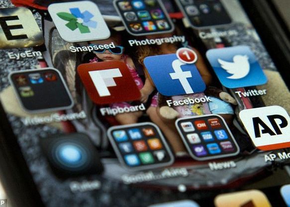 Numarul tinerilor care utilizeaza Facebook este in scadere Numarul Tinerilor Care Utilizeaza Facebook Este In Scadere