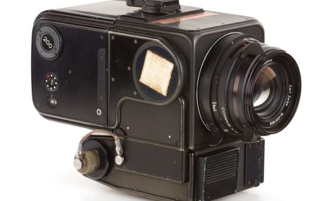 Aparatul foto folosit in misiunile spatiale din 1973 a fost scos la licitatie Aparatul Foto Folosit In Misiunile Spatiale Din 1973 A Fost Scos La Licitatie