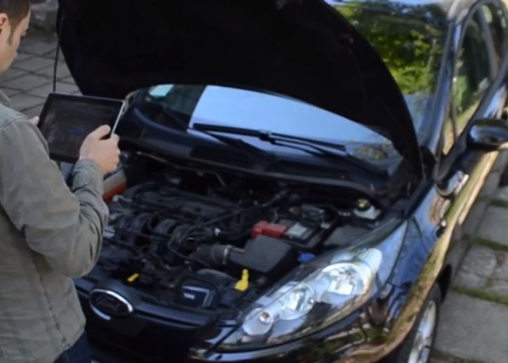 Aplicatia care iti repara masina a aparut. Functioneaza cu Realitate Augmentata. VIDEO Aplicatia Care Iti Repara Masina A Aparut Functioneaza Cu Realitate Augmentata