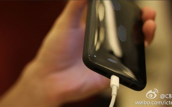 iPhone-ul low-cost, surprins in doua imagini de la surse diferite. Cum arata telefonul Iphone Ul Low Cost Surprins In Doua Imagini De La Surse Diferite Cum Arata Telefonul