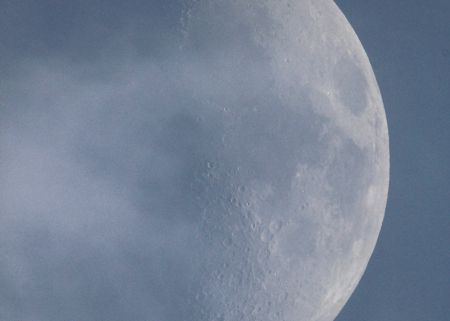 Poza realizata de un fotograf roman a devenit viral pe Internet. Ce a surprins pe Luna pare incredibil. FOTO Poza Realizata De Un Fotograf Roman A Devenit Viral Pe Internet Ce A Surprins Pe Luna Pare Incredibil