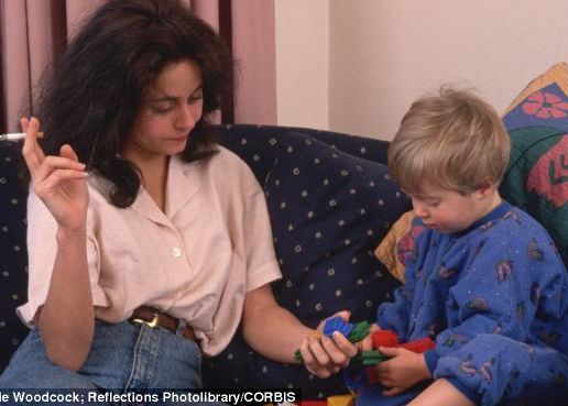 Cei care-si petrec viata pe langa fumatori sunt panditi de pericole tot mai mari Cei Care Si Petrec Viata Pe Langa Fumatori Sunt Panditi De Pericole Tot Mai Mari