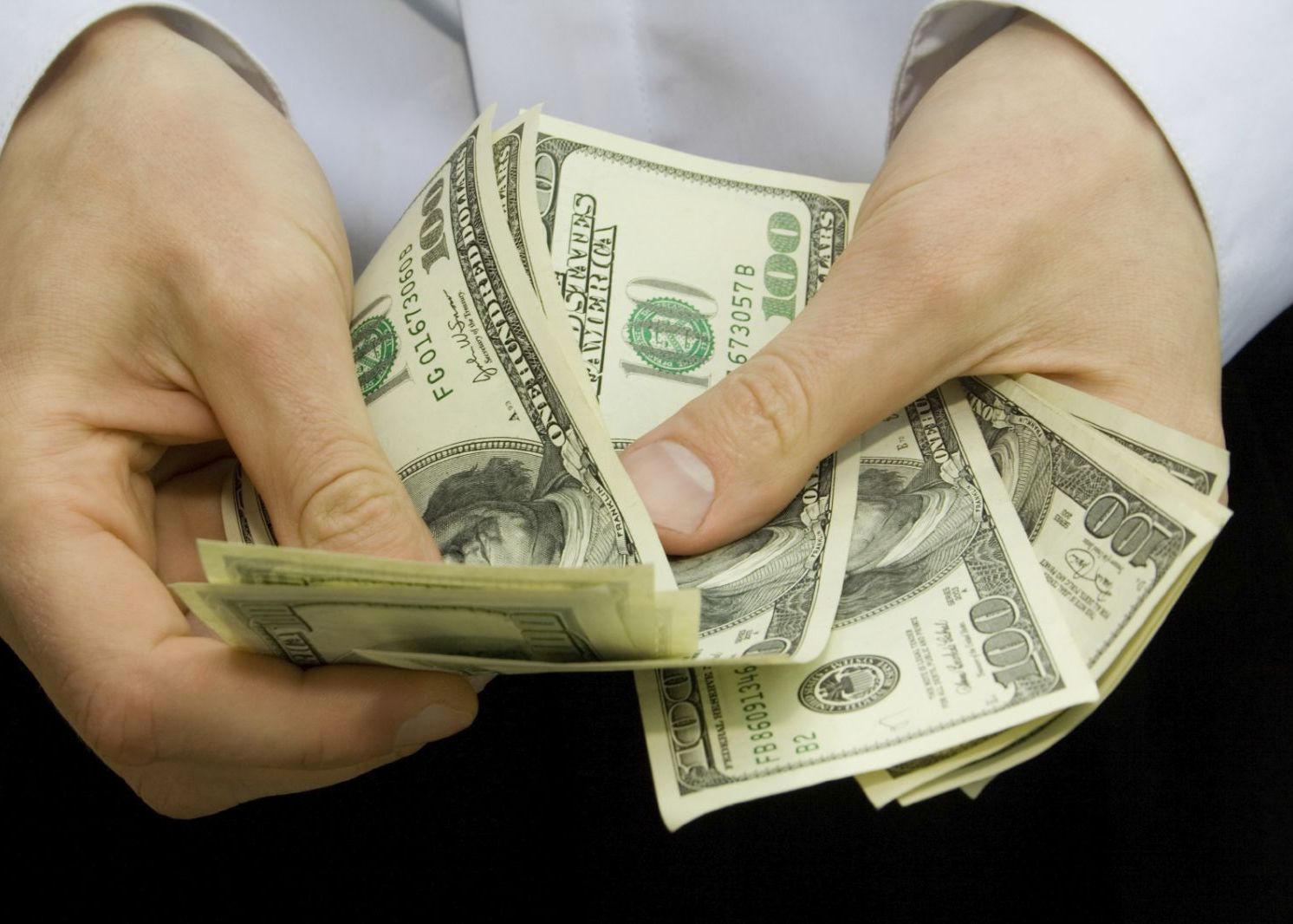 Vertu Ti Color. Cum arata si cat costa unul dintre cele mai scumpe telefoane din lume, produs in 1000 de exemplare Vertu Ti Color Cum Arata Si Cat Costa Unul Dintre Cele Mai Scumpe Telefoane Din Lume Produs In 1000 De