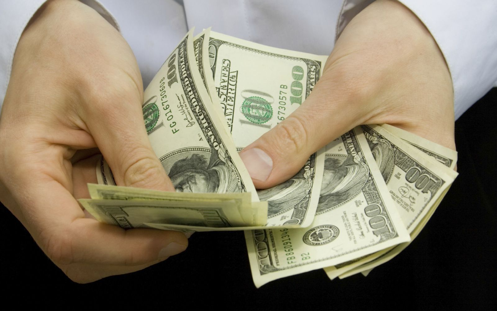 Vertu Ti Color. Cum arata si cat costa unul dintre cele mai scumpe telefoane din lume, produs in 1000 de exemplare Vertu Ti Color Cum Arata Si Cat Costa Unul Dintre Cele Mai Scumpe Telefoane Din Lume Produs In 1000 De